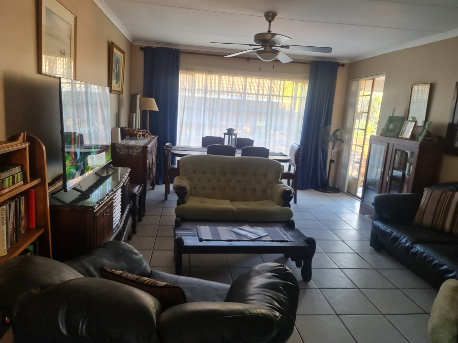3 Bedroom Property for Sale in Geelhoutpark North West